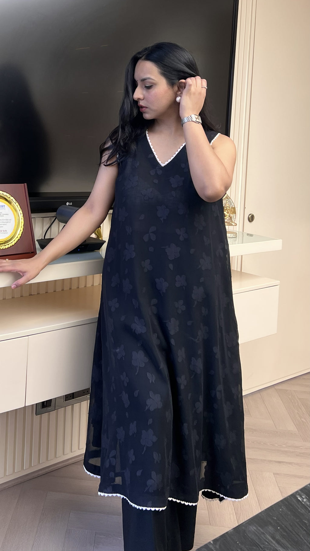 Noir Scallop-Trim A-Line Kurta Set