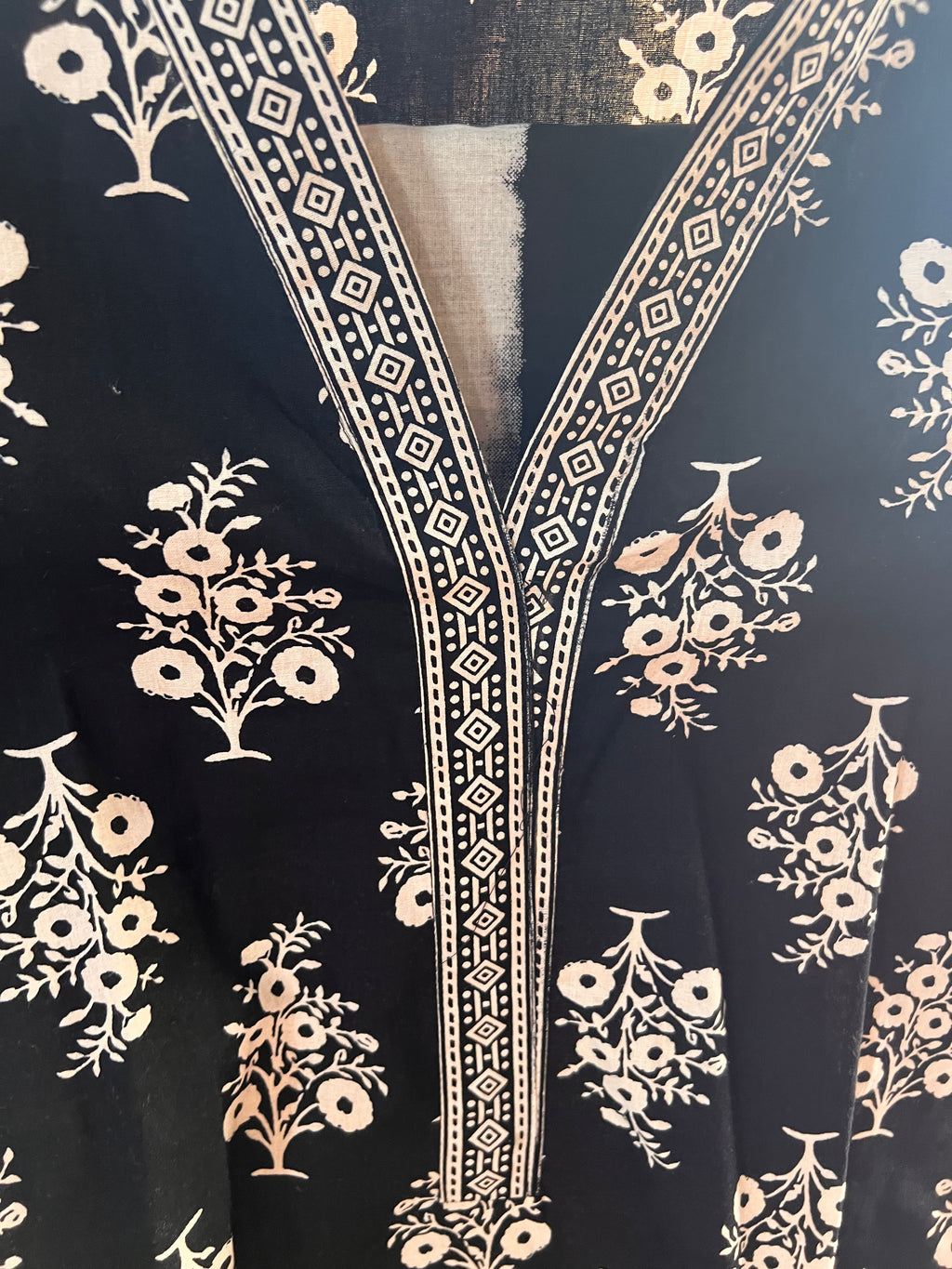 Monochrome Buti Kurta & Farshi Salwar Set